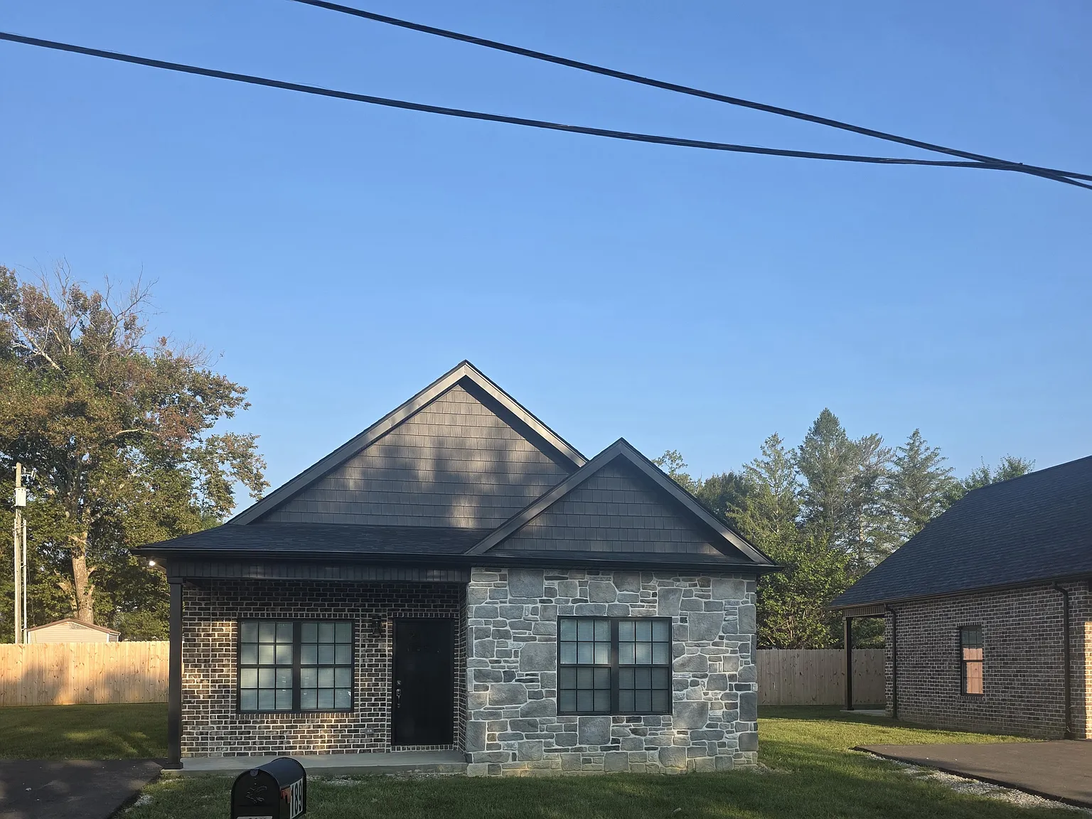 189 Chera Lynn St — Photo 1