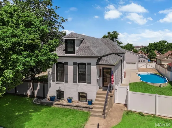 5621 Botanical Ave, Saint Louis, MO 63110