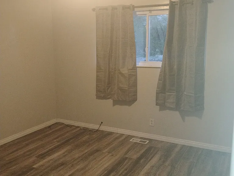 2554 S Redwood Rd — Photo 4
