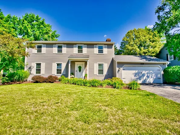 529 Warwick Dr, Naperville, IL 60565