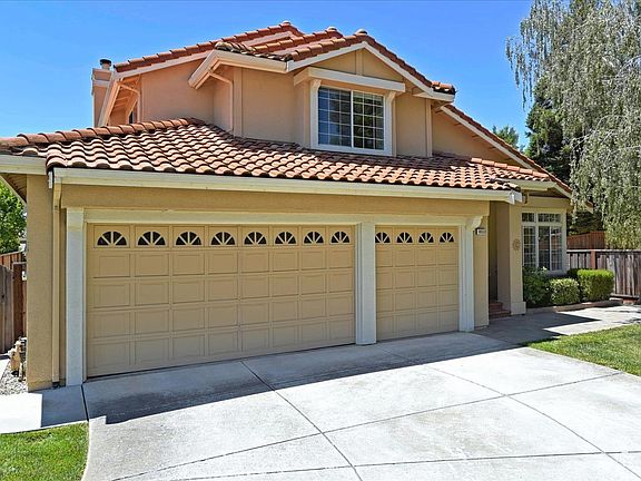 2nd image of 16553 Mira Bella Pl