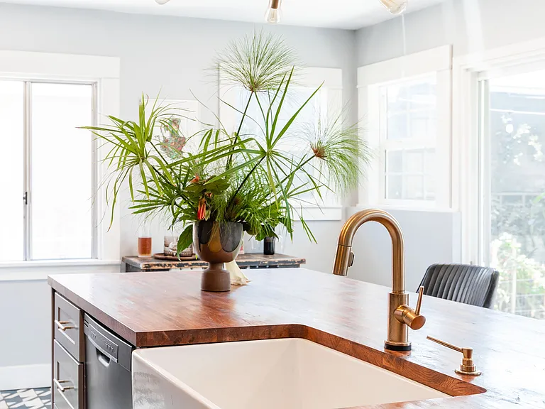High-end touch faucet large island