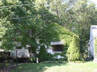 2020 Forest Rd, Davenport, IA 52803