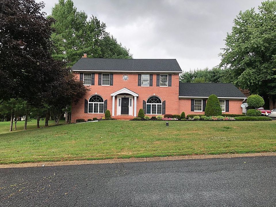 1st image of 2330 Northcliff Dr