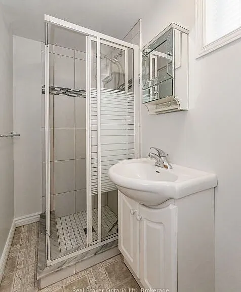 195 Edinburgh Rd S #LOWER — Photo 18