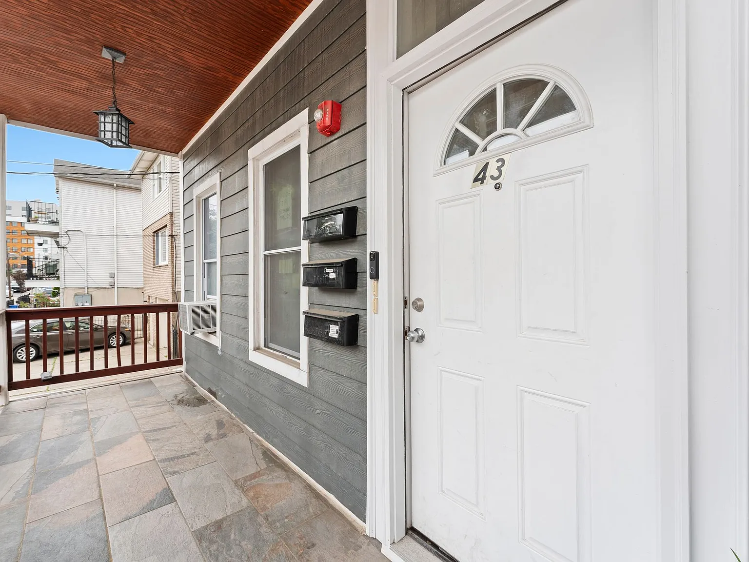 2 bed, 700 sqft, $2,100 — Photo 4