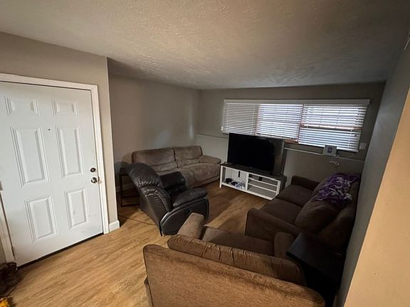 4th image of 1016 Alabama St #A305d6337