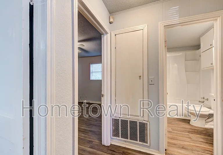 9809 N McKinley Ave — Photo 23