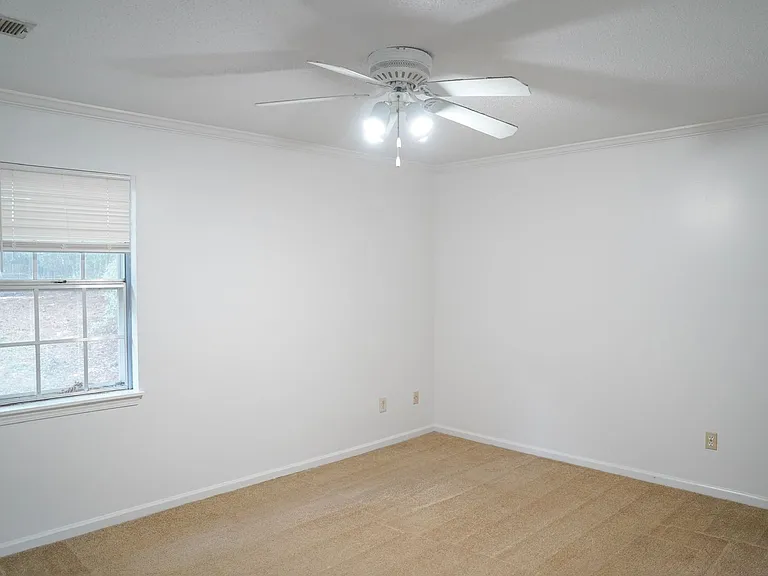 1311 Royal Oaks Ct — Photo 7