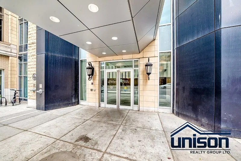 1 bed, 562 sqft, $1,950 — Photo 3
