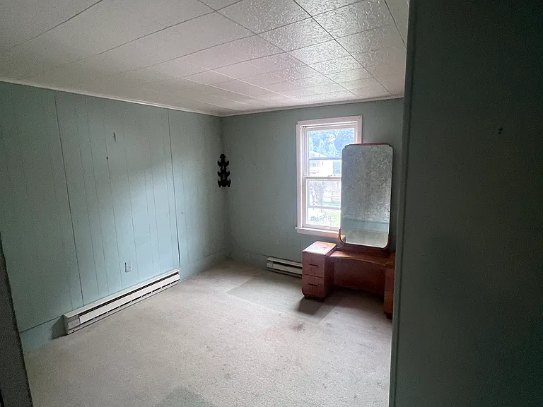 16 E Railroad St — Photo 7