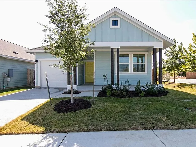 240 La Escalera Dr — Photo 1