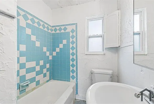 650 Paris Ave S — Photo 8
