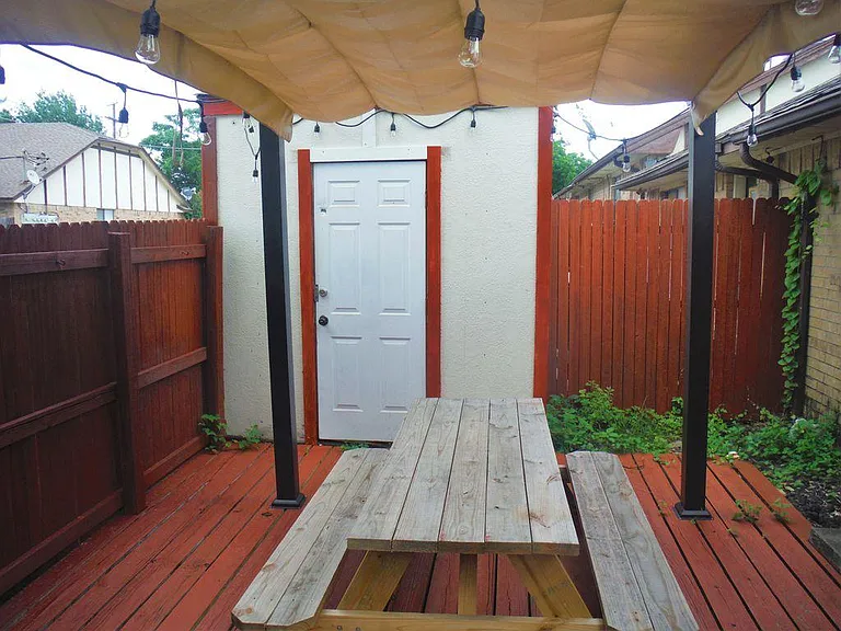 221 Hood St — Photo 35