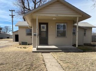 215 N 7th Ave, Hill City, KS 67642
