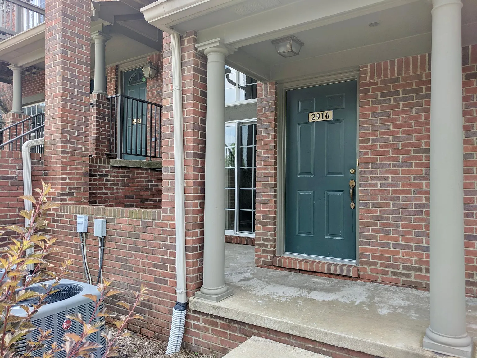 2 bed, 1120 sqft, $2,100 — Photo 1