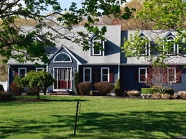3 Robsan Pl, Norton, MA 02766