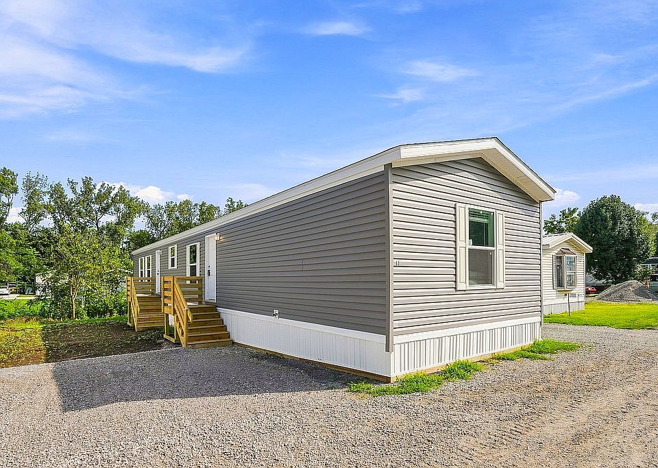 1st image of 30 Parkside Estates Rd