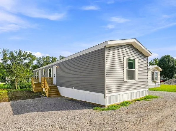 30 Parkside Estates Rd, Washington, IA 52353