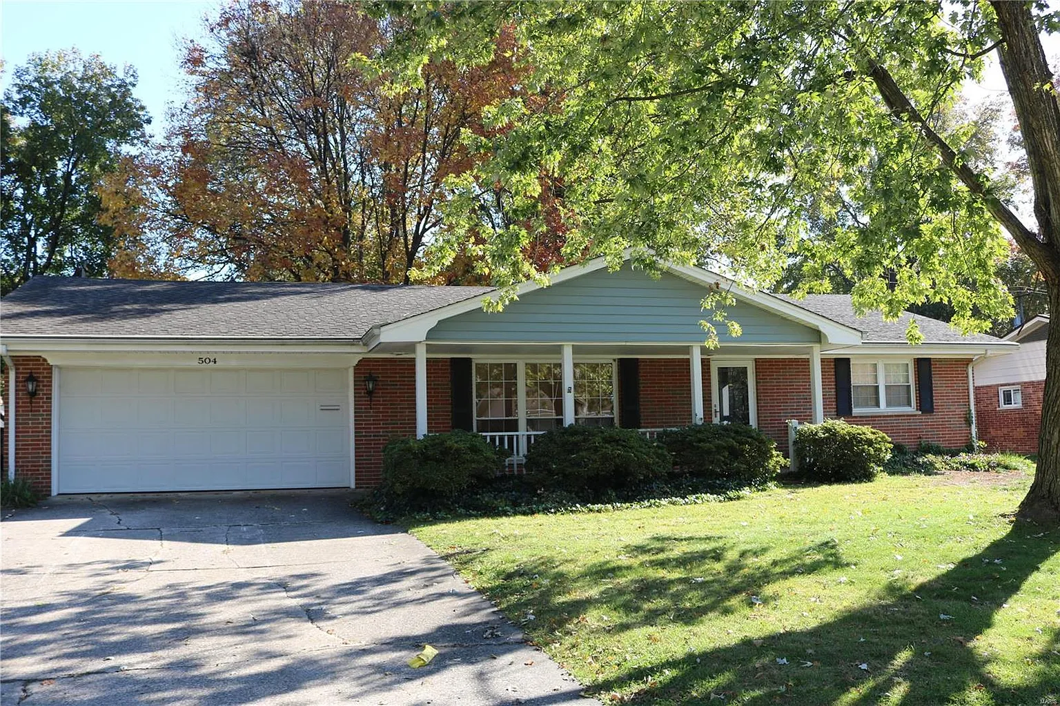 504 Longview Dr photo 1