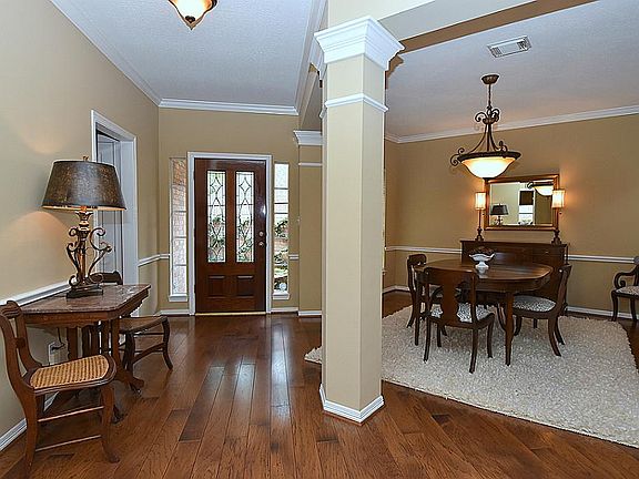 3rd image of 2702 Kittansett Cir