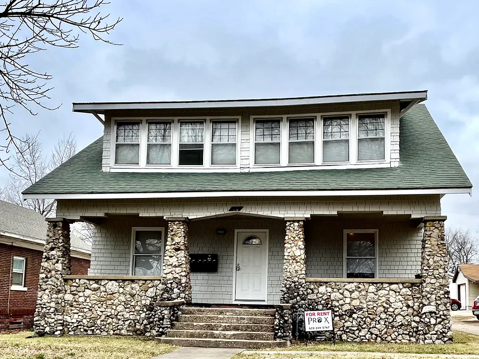 110 W Lindburg St