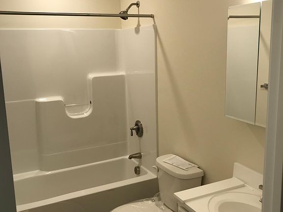 3rd image of 1 Greenleaf Dr #1A