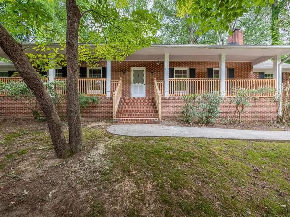 203 N Estes Dr, Chapel Hill, NC 27514