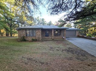 11436 S Lakeview Dr, Dexter, MO 63841