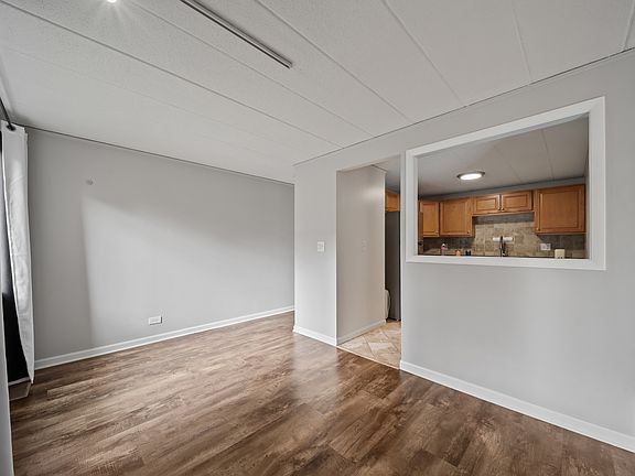 4th image of 1102 Westover Ln Unit 1B