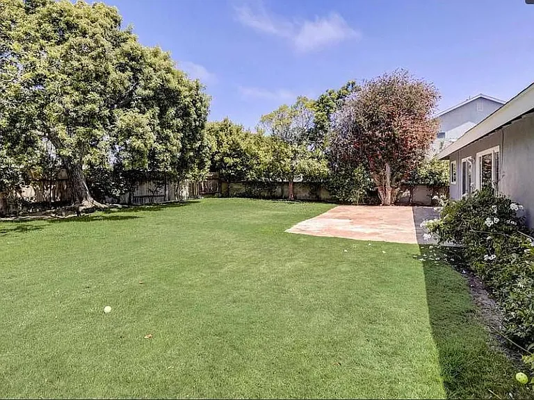 1738 Dora Dr — Photo 8