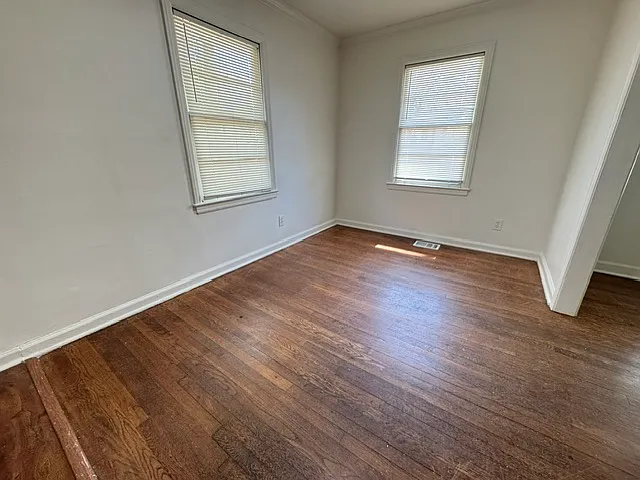 340 Adelle St SE — Photo 4