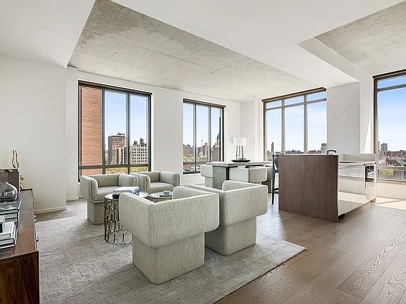 3rd image of 196 Orchard St APT 10C