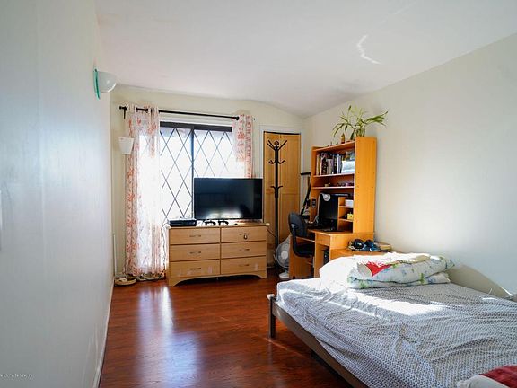 2nd image of 441 Maryland Ave