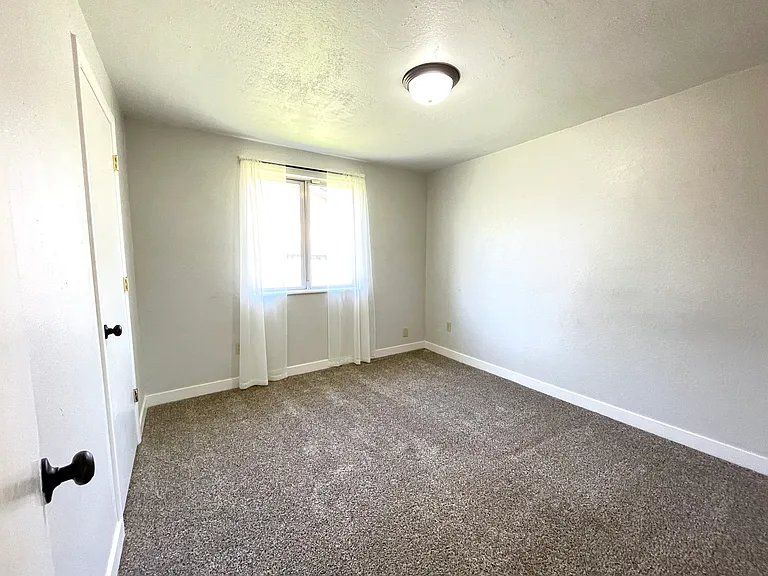 207 E Omaha St — Photo 17