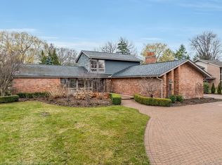 55 Woodland Shores Dr, Grosse Pointe Shores, MI 48236