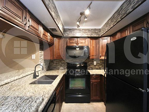 3rd image of 540 N May St #1146