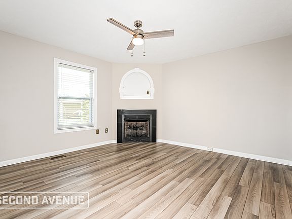 3rd image of 108 Mizpark Dr