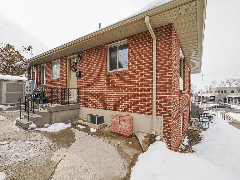 1244 E Malvern Ave — Photo 13