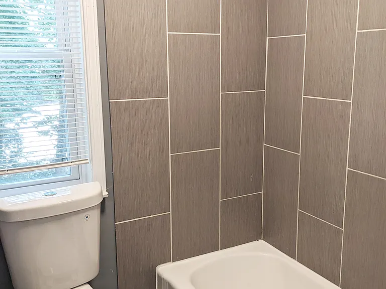 1177 Woodland Ave NE #3 — Photo 8