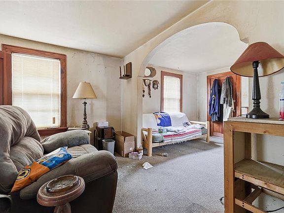 2nd image of 1209 S Spring St