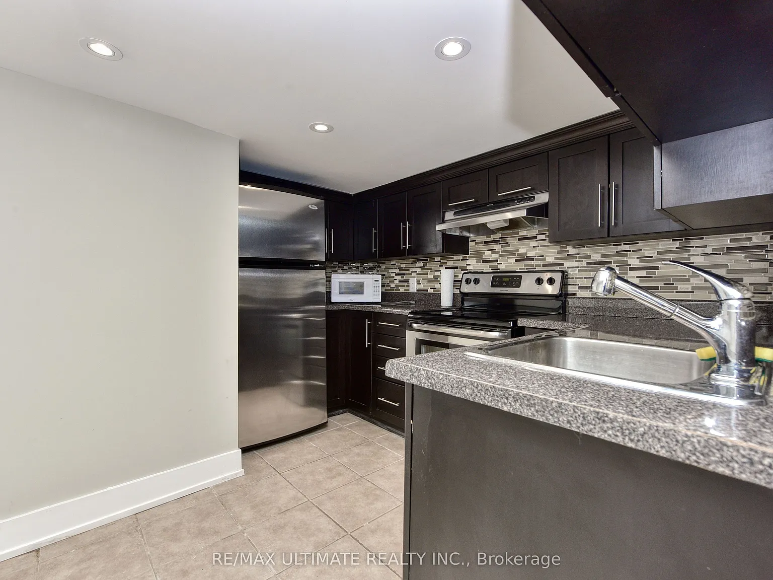 2 bed, $1,590 — Photo 3