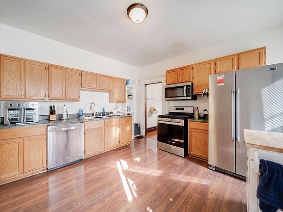 4th image of 71-73 E Maynard Ave