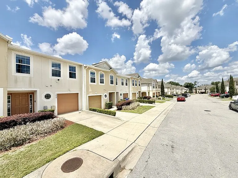 3824 Exeter Ln #1 — Photo 4