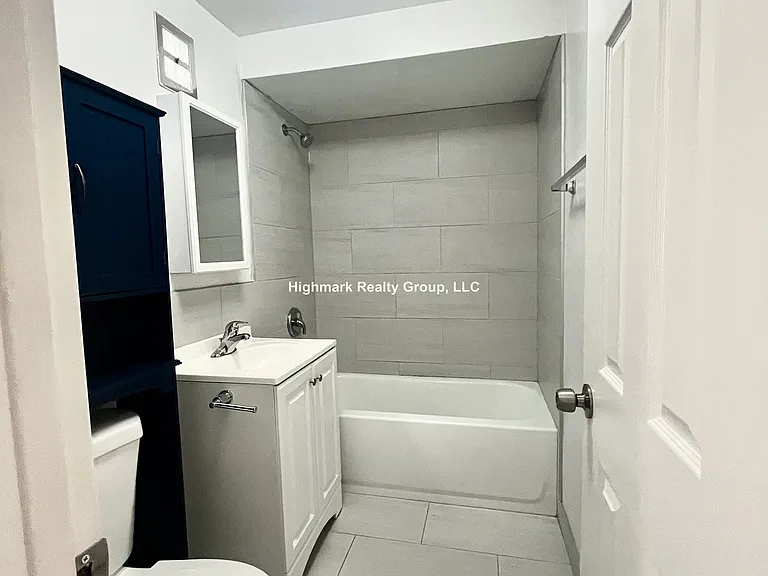 1320 Carol St #4 — Photo 11