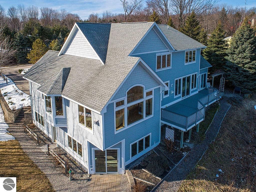 1615 S Maple Bluffs Ct, Suttons Bay, MI 49682 Zillow