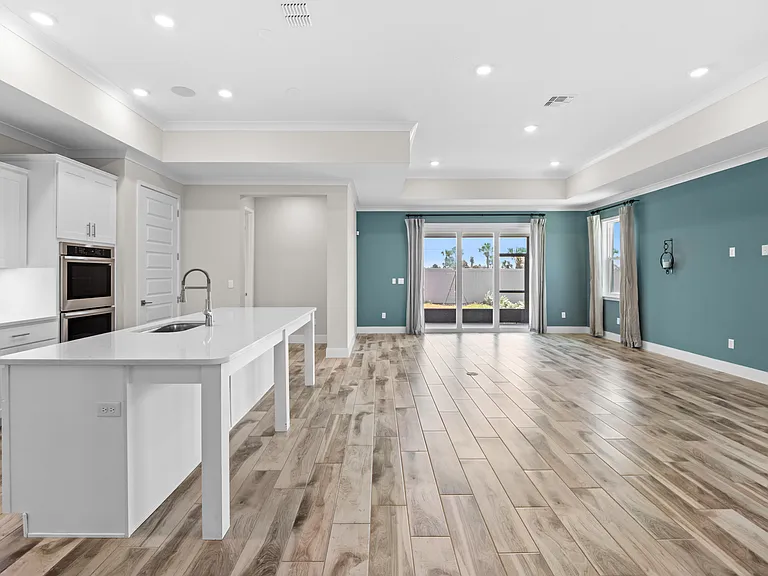 27 Gulfstream Way — Photo 11