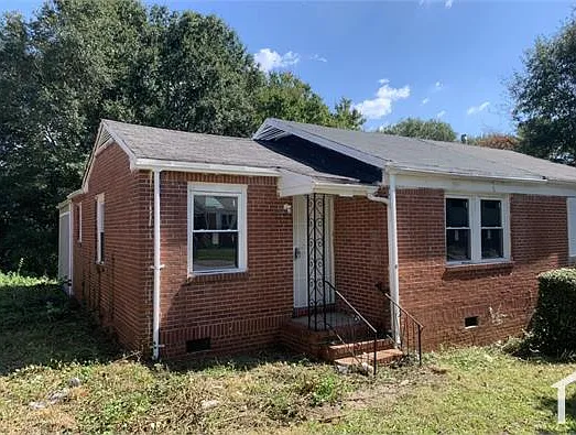 1748 Lisbon Dr SW — Photo 3