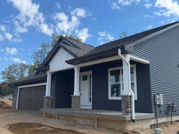 10545 Sharon Lee Ln, Portage, MI 49024