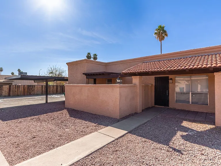 615 N Arrowhead Dr — Photo 4